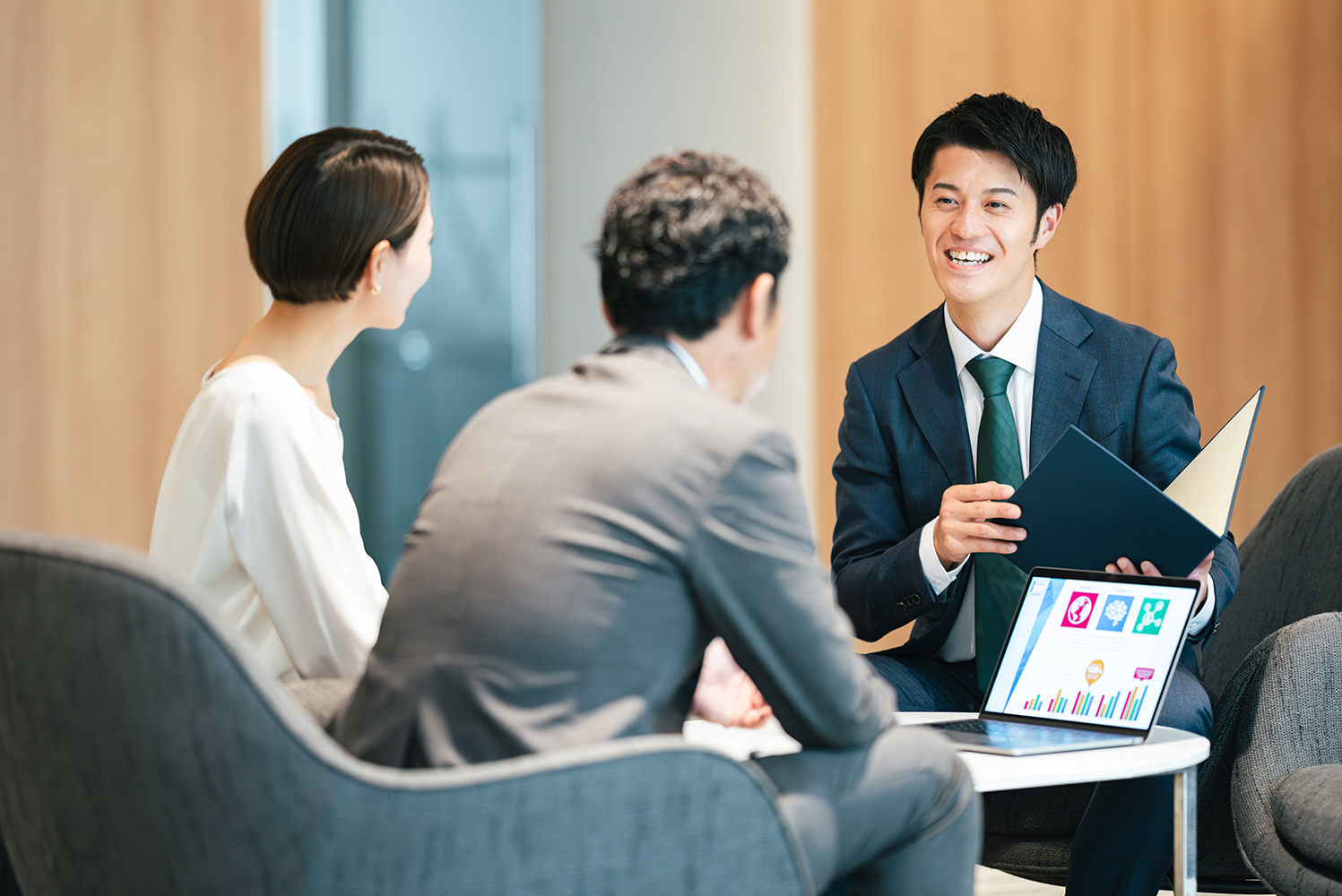 創業から事業承継・相続まで一気通貫でサポート